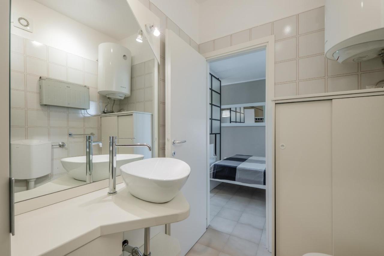 Casa Lugana 9 - Monolocale Con Piscina Fronte Lago Сирмионе Екстериор снимка