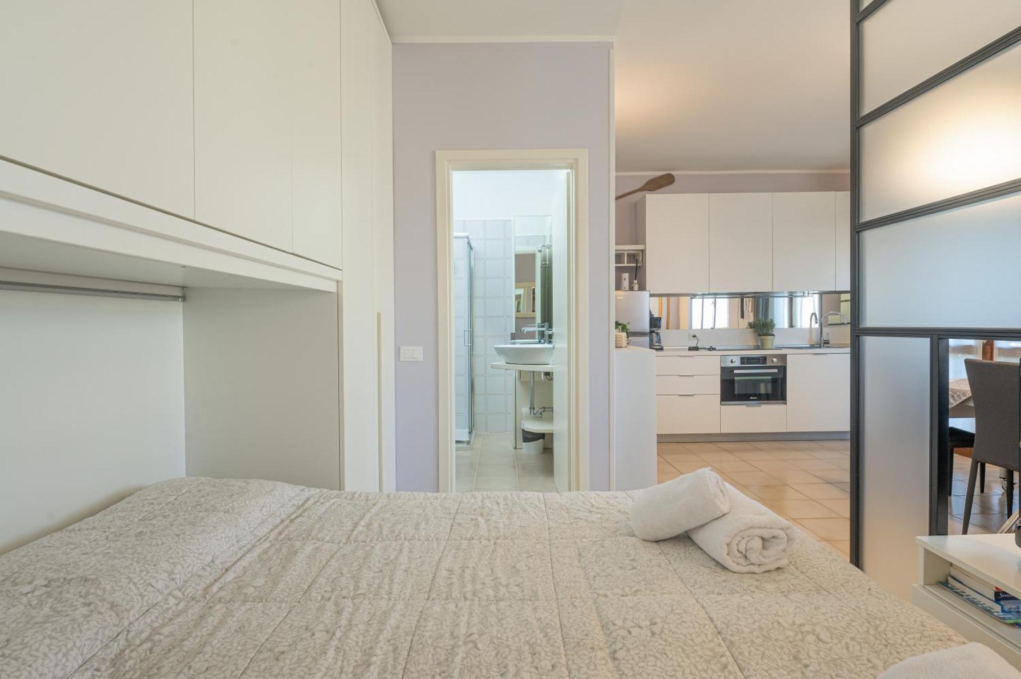Casa Lugana 9 - Monolocale Con Piscina Fronte Lago Сирмионе Екстериор снимка