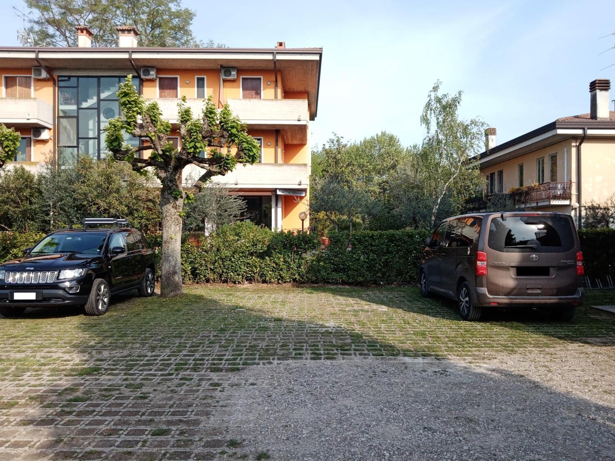 Casa Lugana 9 - Monolocale Con Piscina Fronte Lago Сирмионе Екстериор снимка